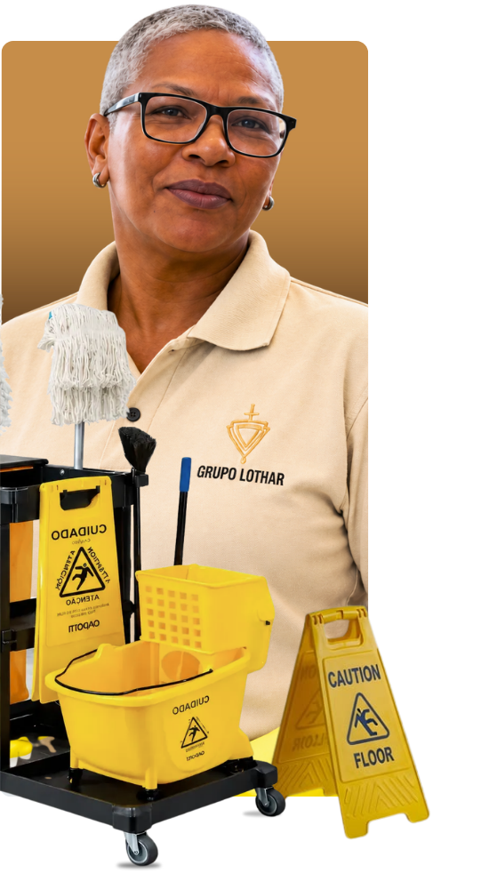 Profissional de facilities do Grupo Lothar